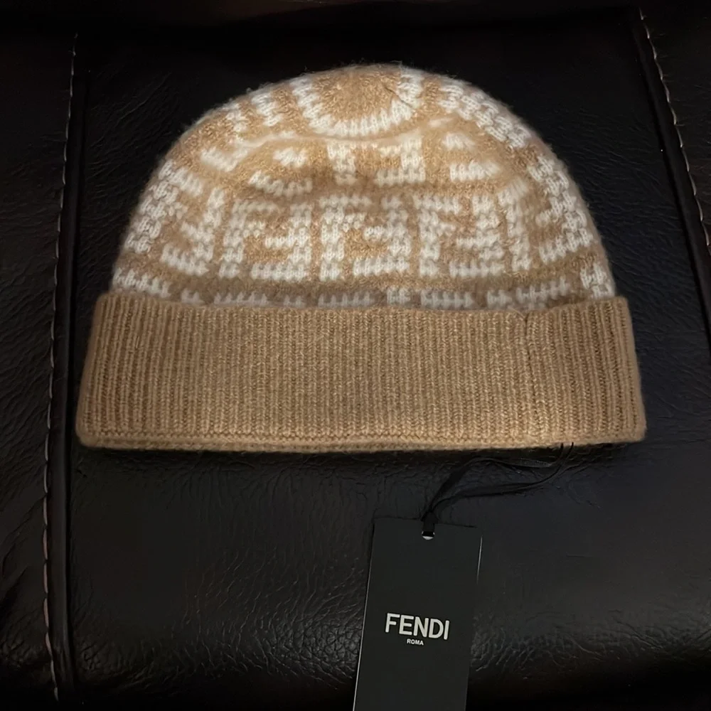 Fendi unisex FF zucca monogram knit cashmere beanie NWT - Picture 5 of 5
